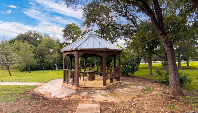 25 Stoneleigh Way, San Antonio, TX 78218