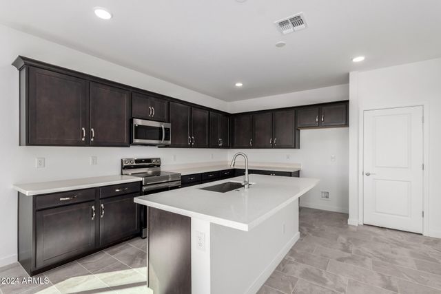 7499 E SWEET HONEY Lane, San Tan Valley, AZ 85143