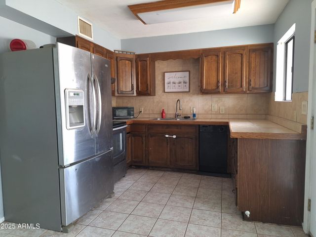 163 PERETZ Circle, Morristown, AZ 85342