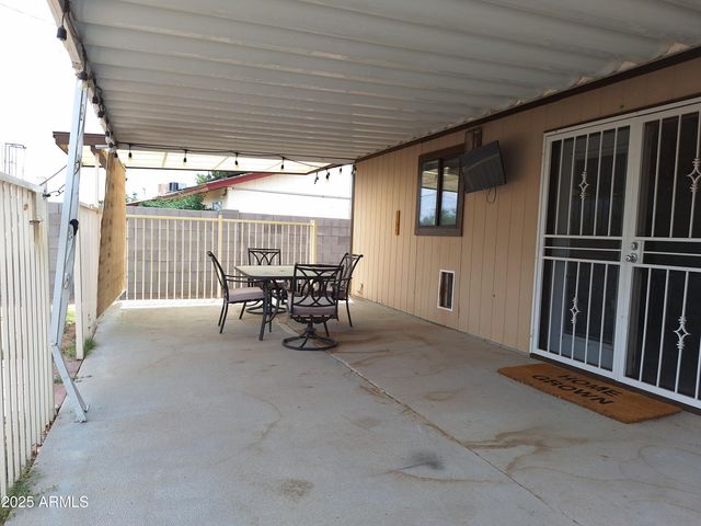 163 PERETZ Circle, Morristown, AZ 85342