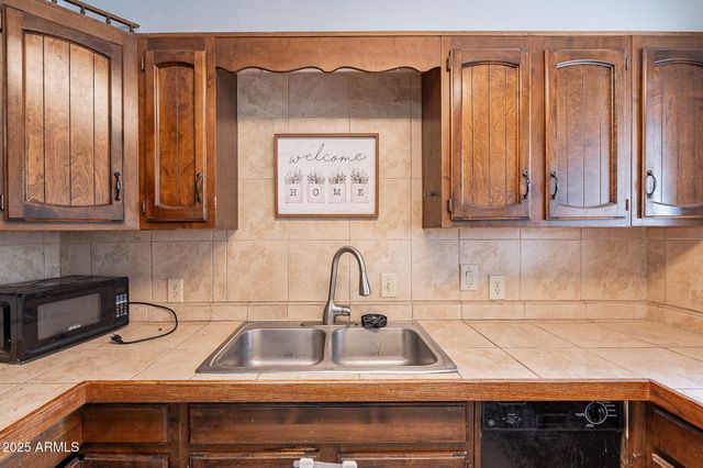 163 PERETZ Circle, Morristown, AZ 85342