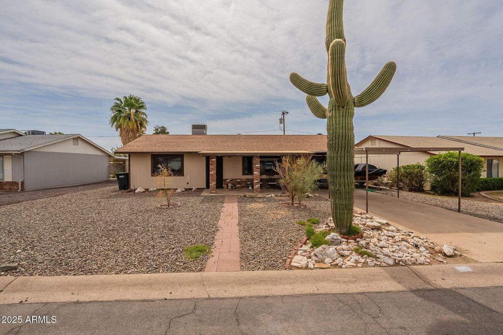 163 PERETZ Circle, Morristown, AZ 85342