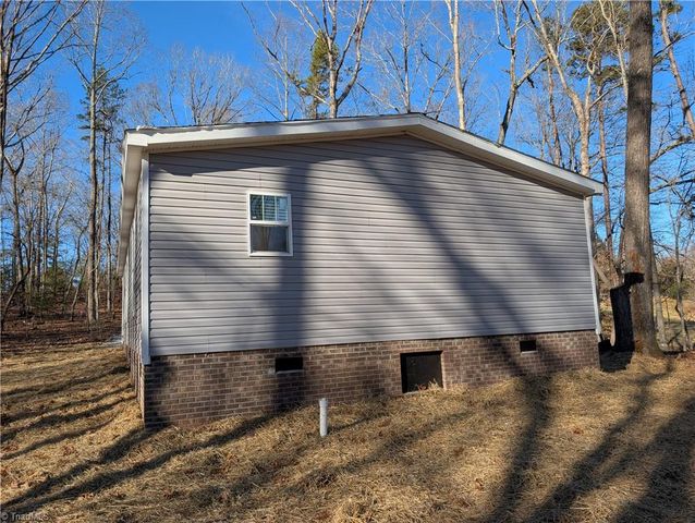 160 Tabernacle Church Road, Trinity, NC 27370