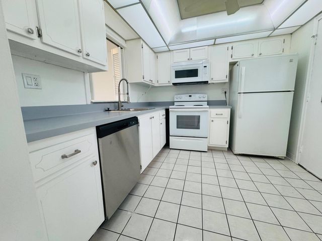 3849 NE 169TH 204, North Miami Beach, FL 33160