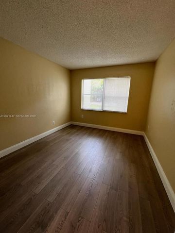 4235 N University Dr 106, Sunrise, FL 33351
