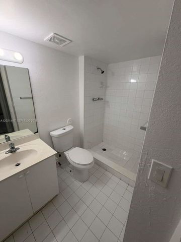 4235 N University Dr 106, Sunrise, FL 33351