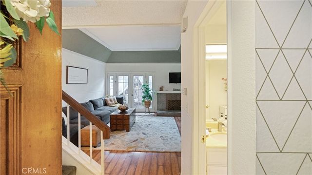 20651 Roscoe L, Winnetka, CA 91306