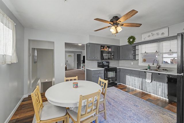 525 Fairview St, Salina, KS 67401