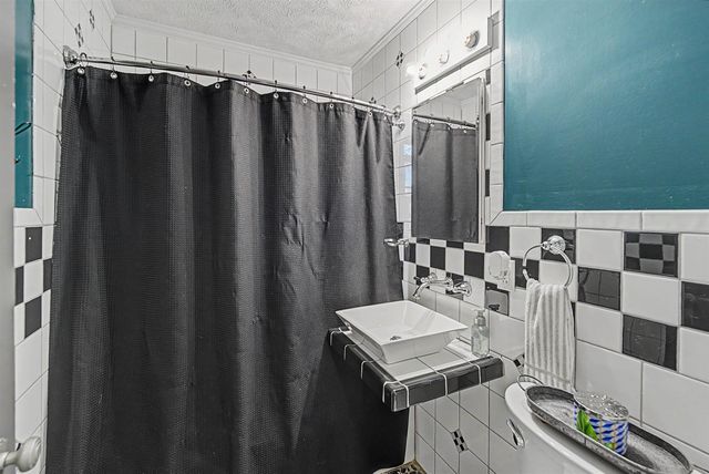 525 Fairview St, Salina, KS 67401