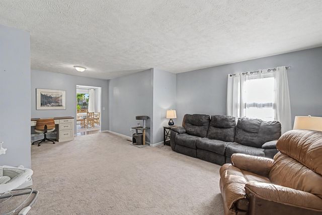 525 Fairview St, Salina, KS 67401