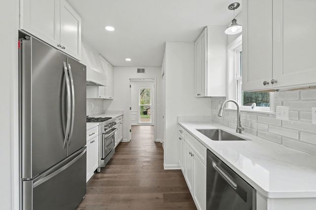 7953 WOODFORD LN, Germantown, TN 38138