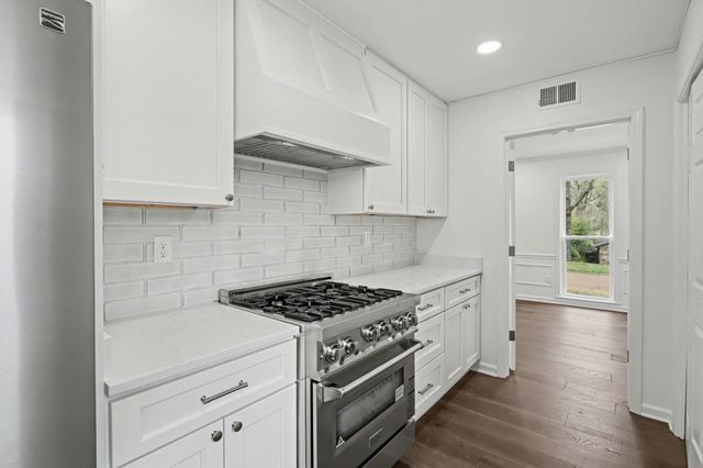 7953 WOODFORD LN, Germantown, TN 38138