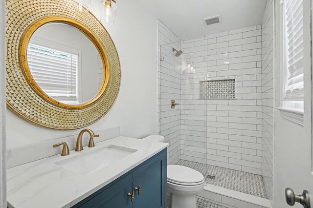 7953 WOODFORD LN, Germantown, TN 38138