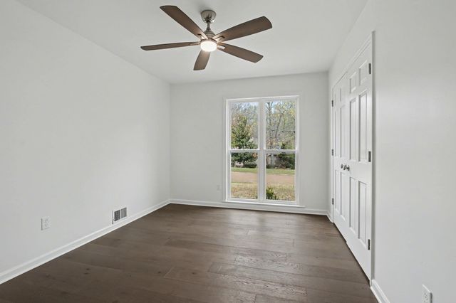 7953 WOODFORD LN, Germantown, TN 38138