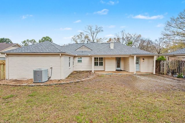 7953 WOODFORD LN, Germantown, TN 38138