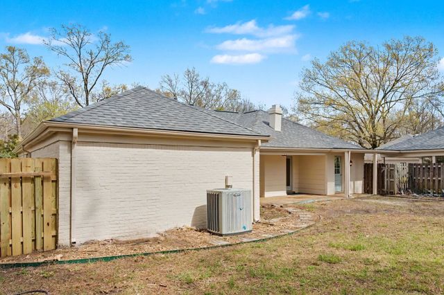 7953 WOODFORD LN, Germantown, TN 38138