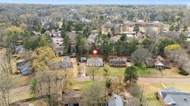 7953 WOODFORD LN, Germantown, TN 38138