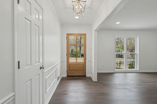 7953 WOODFORD LN, Germantown, TN 38138