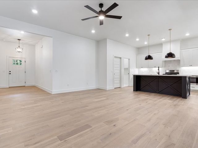 7 Dunwich Lane, Bella Vista, AR 72714