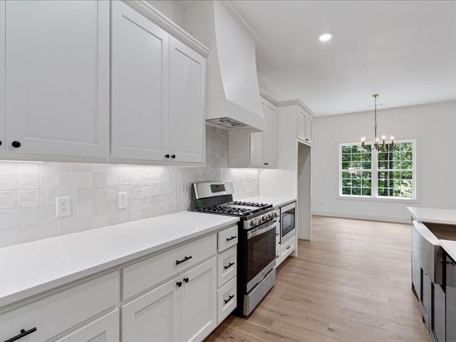 7 Dunwich Lane, Bella Vista, AR 72714