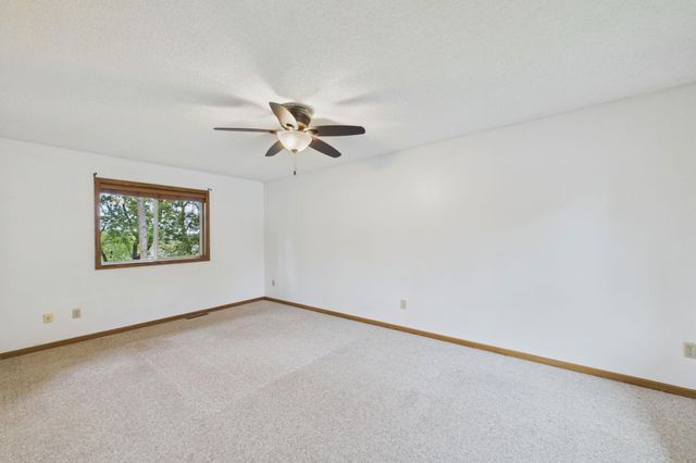 7018 43rd Street N, Oakdale, MN 55128
