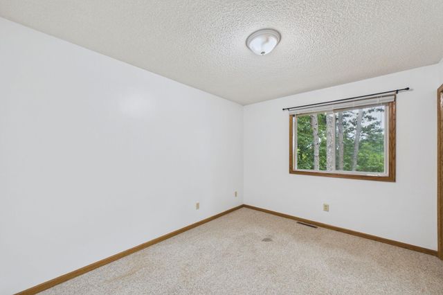 7018 43rd Street N, Oakdale, MN 55128