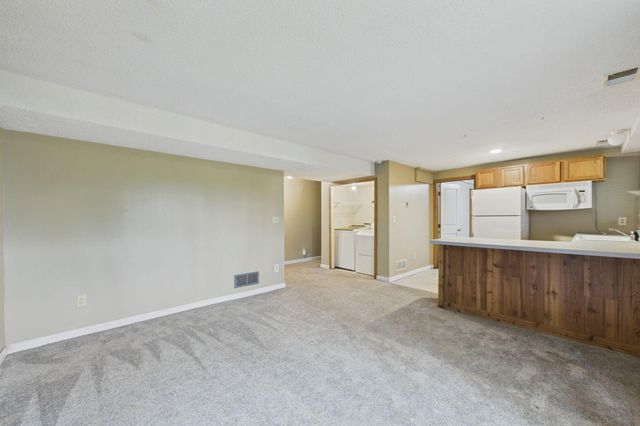 7018 43rd Street N, Oakdale, MN 55128