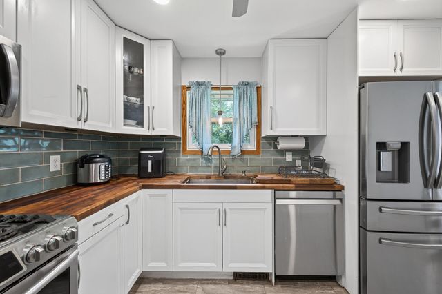 1791 Atlantic Street, Maplewood, MN 55109
