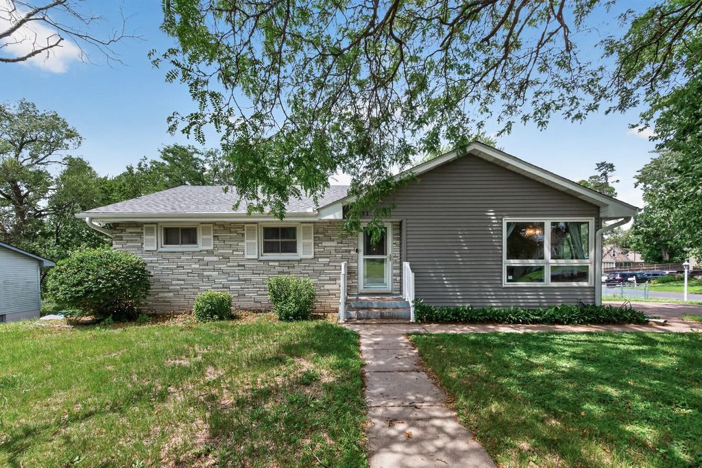 1791 Atlantic Street, Maplewood, MN 55109 — photo 2