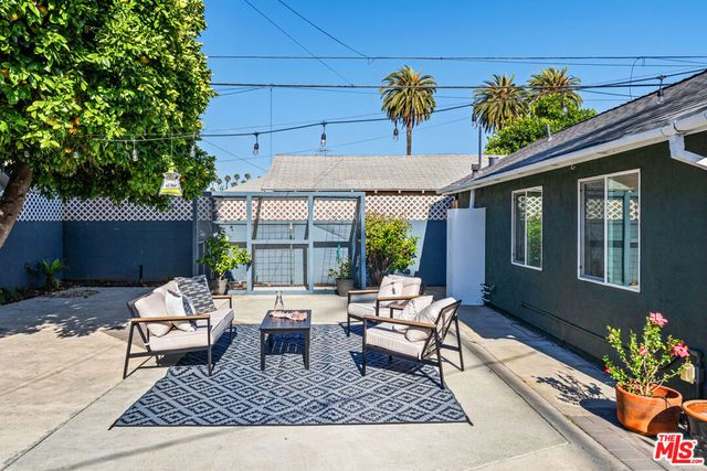 4610 3rd Avenue, Los Angeles, CA 90043