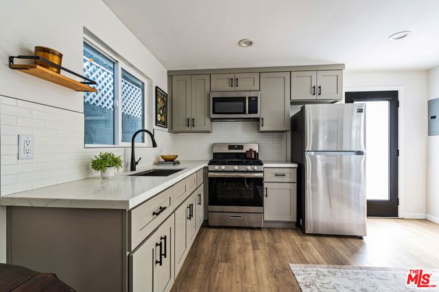 4610 3rd Avenue, Los Angeles, CA 90043