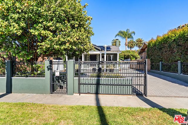 4610 3rd Avenue, Los Angeles, CA 90043