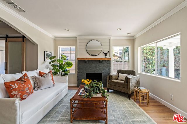 4610 3rd Avenue, Los Angeles, CA 90043