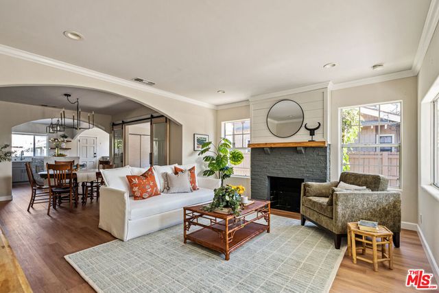 4610 3rd Avenue, Los Angeles, CA 90043