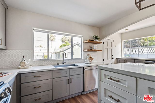 4610 3rd Avenue, Los Angeles, CA 90043