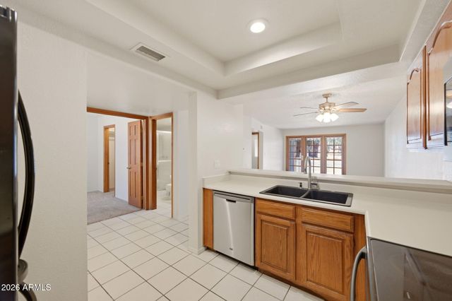 2201 W UNION HILLS Drive 123, Phoenix, AZ 85027