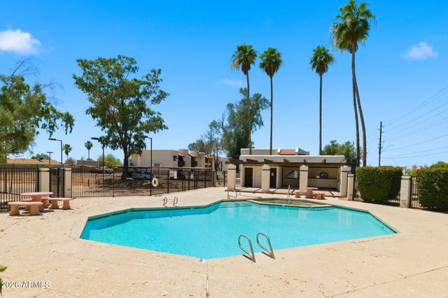2201 W UNION HILLS Drive 123, Phoenix, AZ 85027