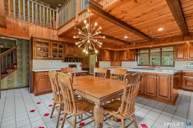 250 Tanglewood Road, Stratford, CT 06614