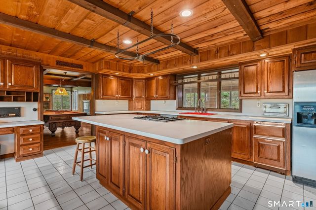 250 Tanglewood Road, Stratford, CT 06614