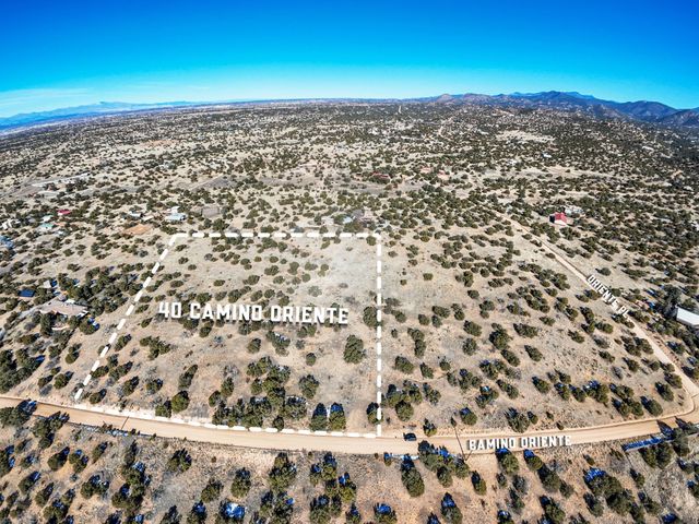 40 Camino Oriente, Santa Fe, NM 87508