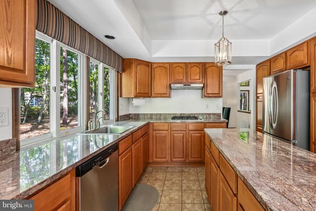 3 POINTE VIEW CIR, Medford, NJ 08055