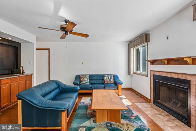 3 POINTE VIEW CIR, Medford, NJ 08055