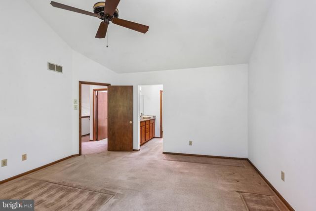 3 POINTE VIEW CIR, Medford, NJ 08055