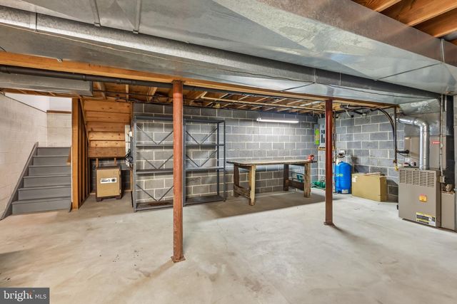 3 POINTE VIEW CIR, Medford, NJ 08055