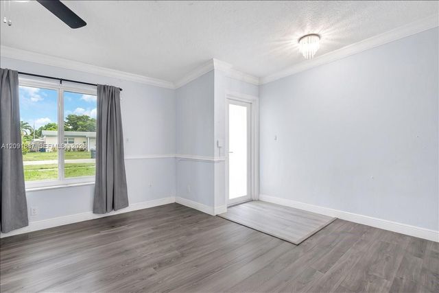 7911 SW 7th Place, North Lauderdale, FL 33068