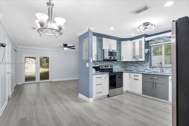 7911 SW 7th Place, North Lauderdale, FL 33068