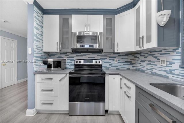 7911 SW 7th Place, North Lauderdale, FL 33068