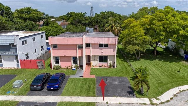 7911 SW 7th Place, North Lauderdale, FL 33068