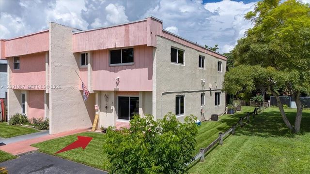 7911 SW 7th Place, North Lauderdale, FL 33068