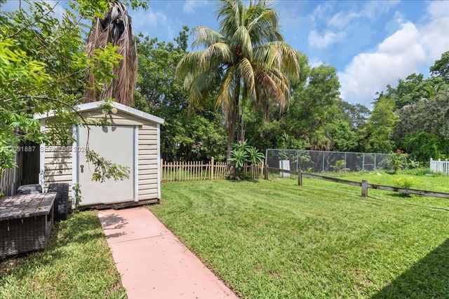 7911 SW 7th Place, North Lauderdale, FL 33068